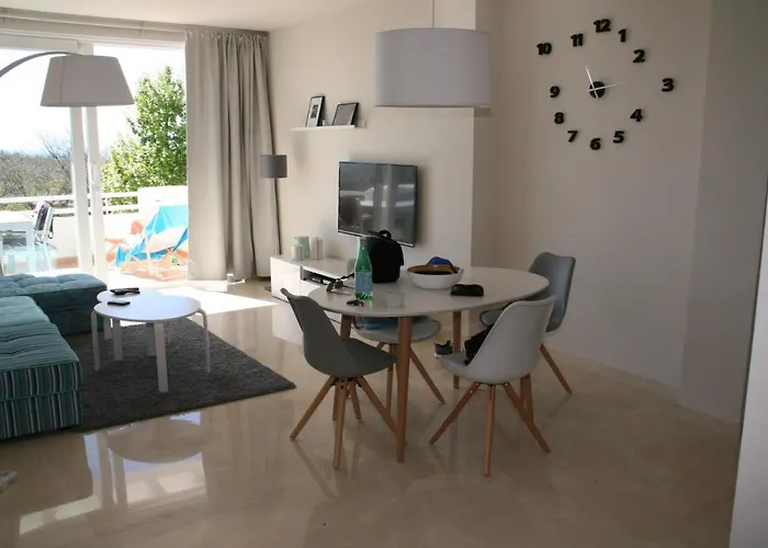 2152-modern With Private *