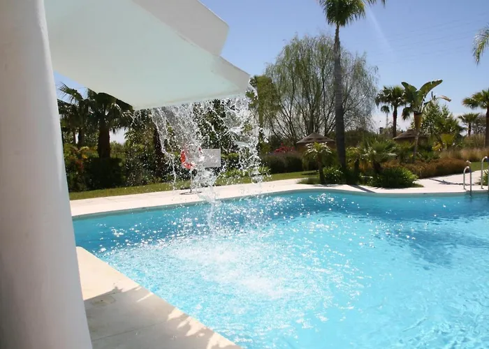 2152-modern With Private Apartment Estepona