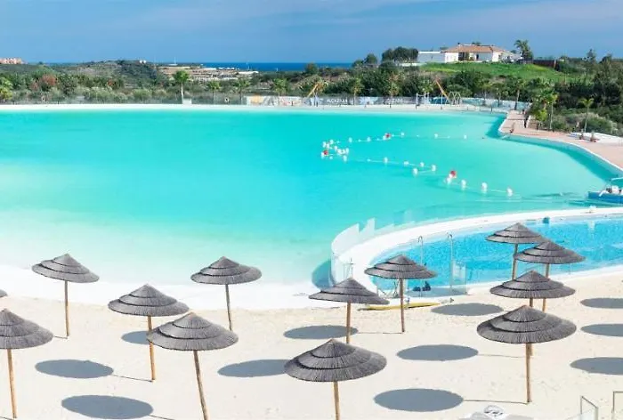 2152-modern With Private Apartment Estepona