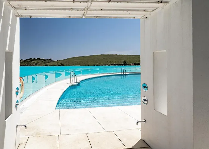 2152-modern With Private Apartment