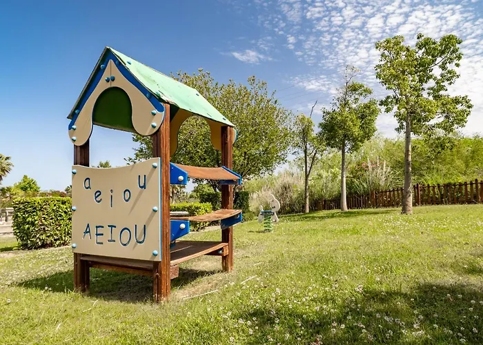 2152-modern With Private Apartment