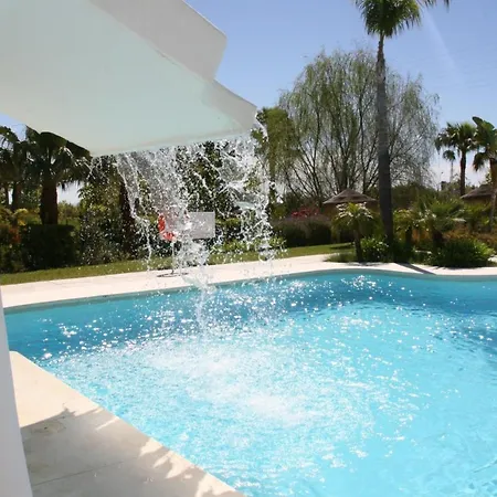 2152-modern With Private Apartment Estepona