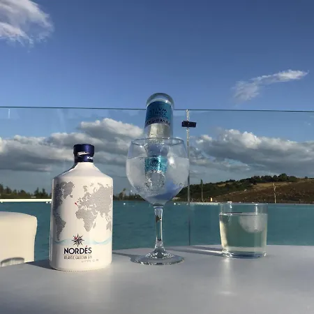 2152-modern With Private *